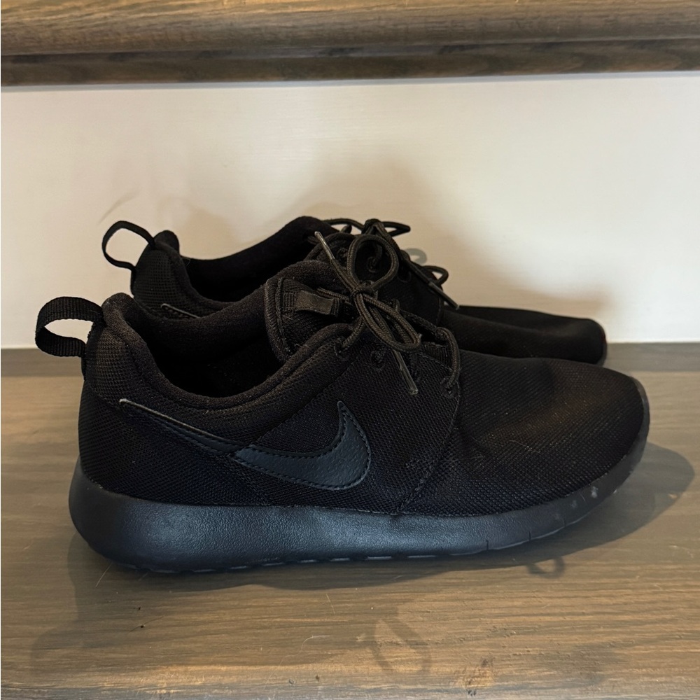 Nike Roshe One 'Black Anthracite' Sneakers